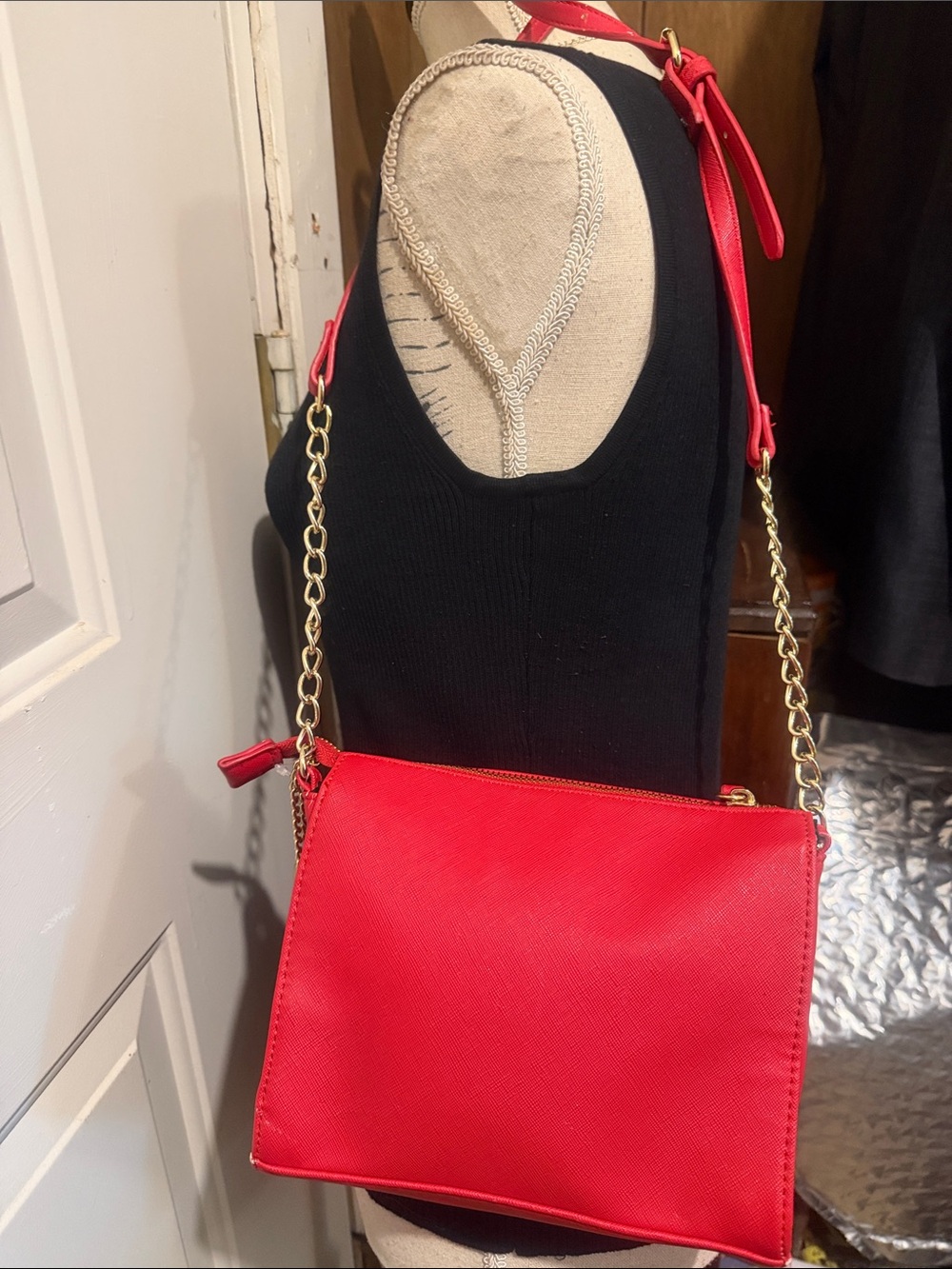Steve Madden Crossbody Chain - Picture 3 of 7